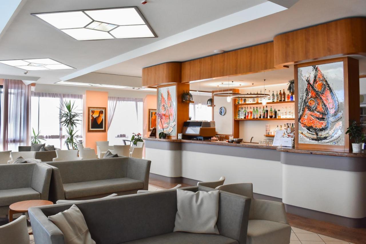 Hotel Universal Bellaria-Igea Marina Eksteriør billede