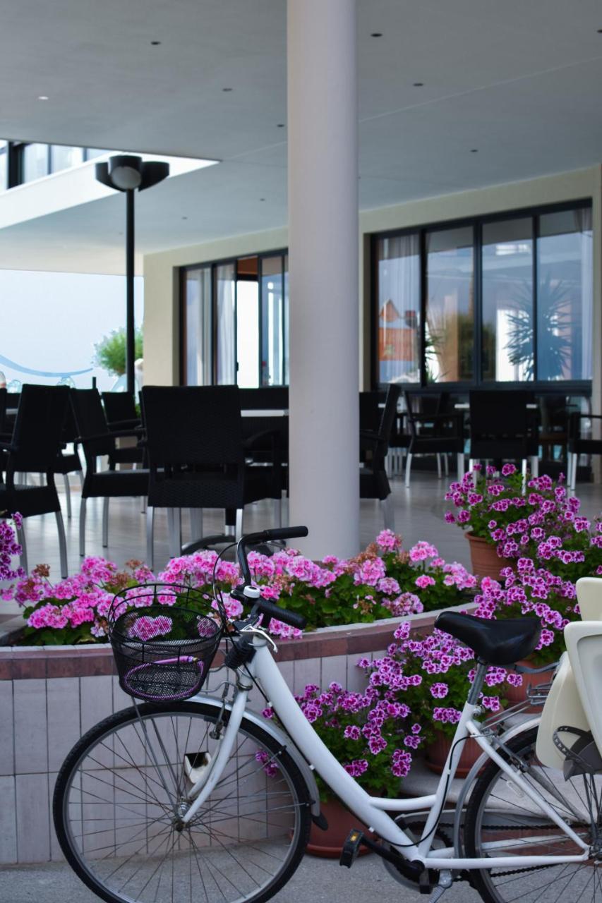 Hotel Universal Bellaria-Igea Marina Eksteriør billede